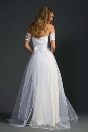 Robe de mariée informel moderne d'epaule ajourée a plage décolleté dans le dos - Photo 4