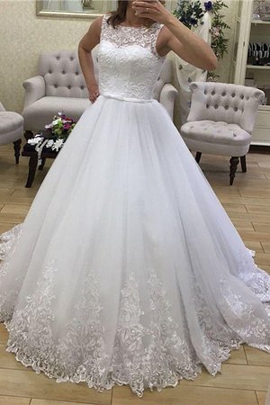 Abito da sposa a chiesa popolare con piega naturale in tulle largo - Foto 1