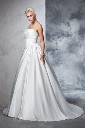 Robe de mariée vintage delicat de bustier en satin ruché - Photo 6