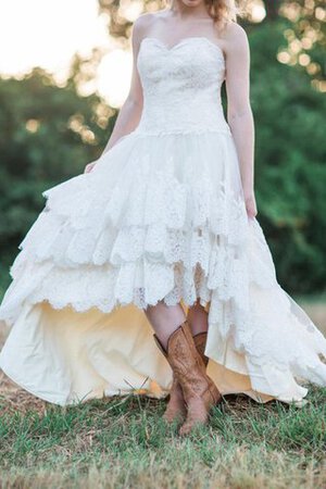 Ärmellos A-Line hoch niedrig extravagantes Brautkleid mit Blume mit Bordüre - Bild 2