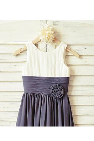 Schaufel-Ausschnitt Prinzessin A Linie Natürliche Taile Blumenmädchenkleid mit Rüschen - Bild 3