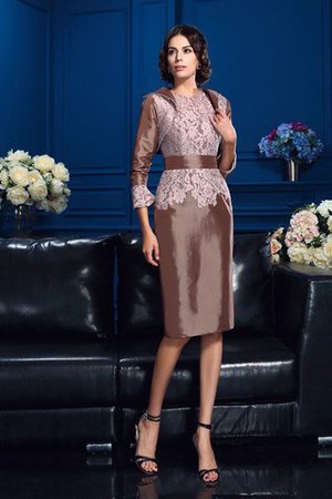 Kurze Ärmeln Etui Kurzes Brautmutterkleid mit Jacke mit Bordüre - Bild 1