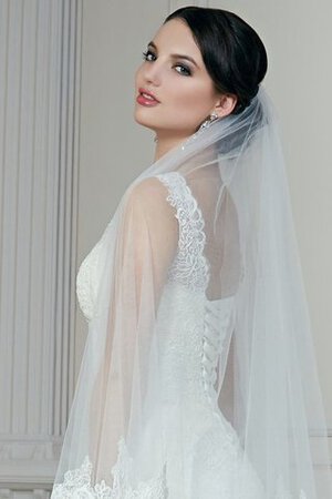 Natürliche Taile ewiges V-Ausschnitt Perlenbesetztes bodenlanges Brautkleid mit Bordüre - Bild 3