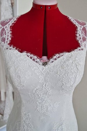 Queen Anne Ausschnitt modisches einfaches legeres Brautkleid ohne Ärmeln mit Blume - Bild 2