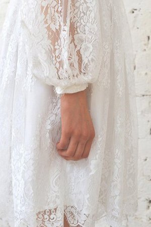 Robe de mariée nature gaine avec manche longue v encolure au niveau de genou - Photo 3