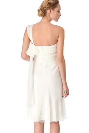 Robe de mariée plissage nature avec nœud à boucles d'épaule asymétrique en chiffon - Photo 2