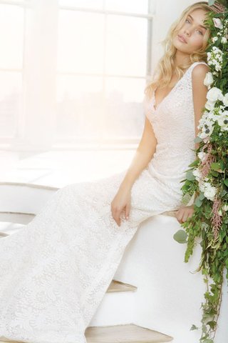 Ärmellos tiefer V-Ausschnitt romantisches einfaches Brautkleid mit Bordüre mit V-Ausschnitt - Bild 2
