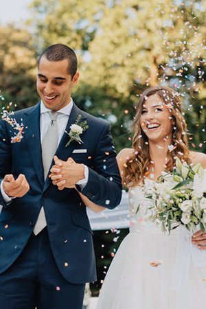 Robe de mariée longueur au ras du sol ligne a rêveur romantique à la mode - Photo 5