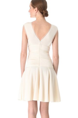 A-Linie V-Ausschnitt Ärmelloses plissiertes mini Brautkleid - Bild 2