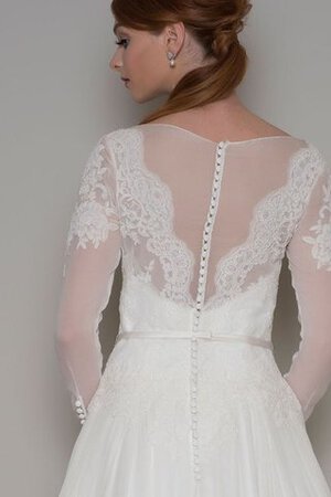 Robe de mariée sage maillot col ras du cou avec décoration dentelle avec ruban - Photo 2