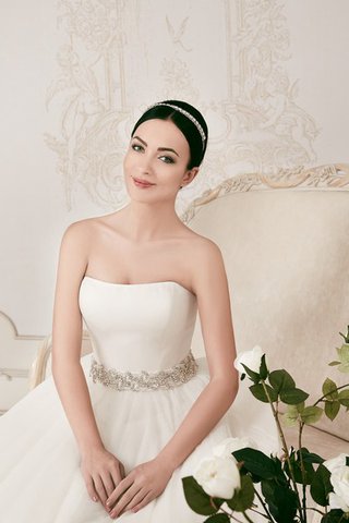 Trägerloser Ausschnitt Duchesse-Linie bodenlanges Brautkleid aus Tüll ohne Ärmeln - Bild 2