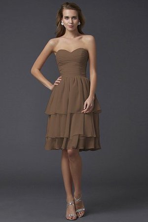 Robe demoiselle d'honneur naturel courte de col en cœur avec sans manches en forme - Photo 3