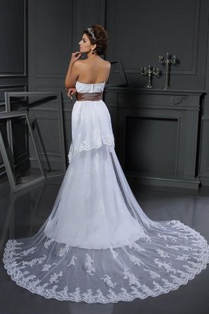 Enges Ärmelloses Gericht Schleppe Modisches Brautkleid mit Natürlicher Taille - Bild 2