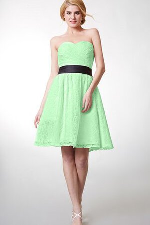 Herz-Ausschnitt plissiertes bescheidenes Abschlusskleid mit Knöpfen mit Blume - Bild 9