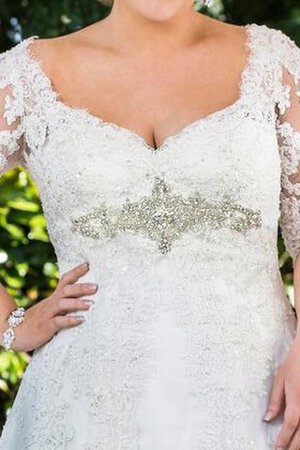 Robe de mariée avec perle decoration en fleur de traîne courte en satin avec gradins - Photo 3