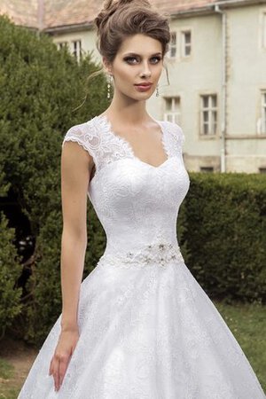 Spitze bodenlanges Brautkleid mit Bordüre mit Applike - Bild 2