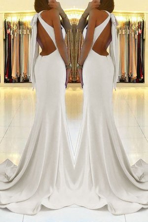 Junoesque Natürliche Taile Enganliegendes Abendkleid mit Rüschen aus Satin - Bild 2