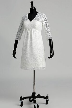 Robe de mariée simple au niveau de genou de tour de ceinture en haute ruché de col en v - Photo 8