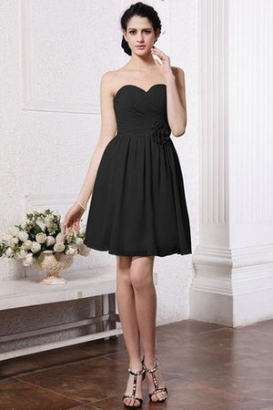 Chiffon Drapiertes Ärmelloses Mini Brautjungfernkleid mit Herz-Ausschnitt - Bild 2