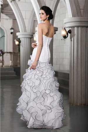 Robe de mariée de bustier en forme en organza avec sans manches avec perle - Photo 2