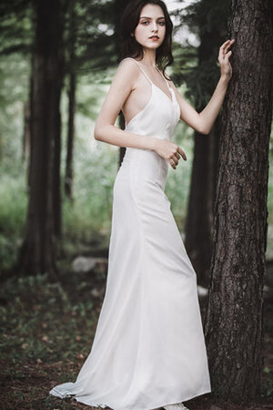 Robe de mariée voyant branle longueur au ras du sol de col en cœur distinguee - Photo 1