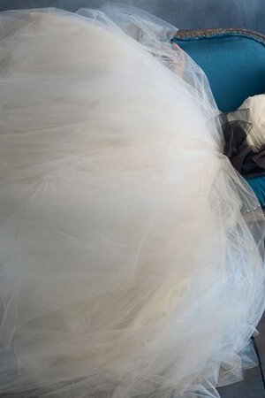 Duchesse-Linie Tüll rückenfreies Brautkleid mit Schleife ohne Ärmeln - Bild 4