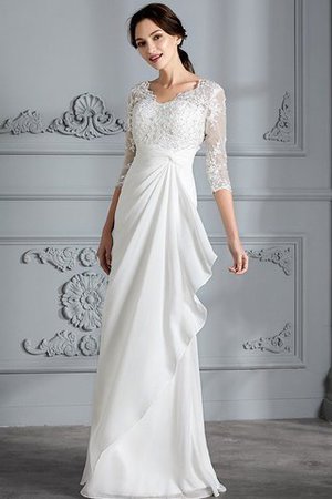 Robe de mariée naturel de fourreau en 3/4 manche a plage v encolure - Photo 6