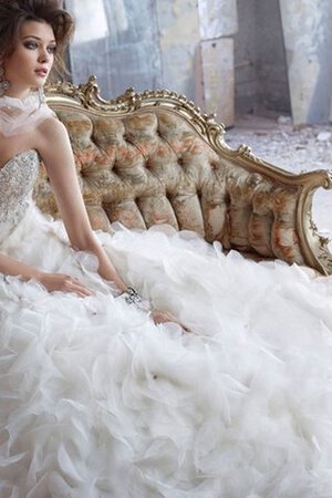Robe de mariée de traîne moyenne de mode de bal en organza sans dos de col en cœur - Photo 4