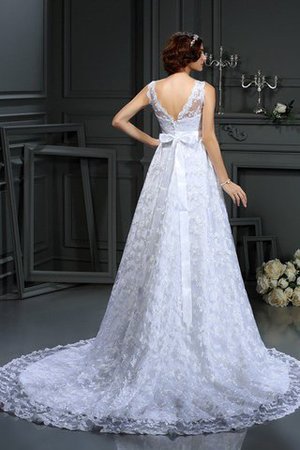 Robe de mariée vintage longue avec zip en satin v encolure - Photo 2