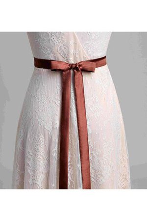 Plissiertes klassisches V-Ausschnitt bescheidenes romantisches Brautkleid mit Rüschen - Bild 6