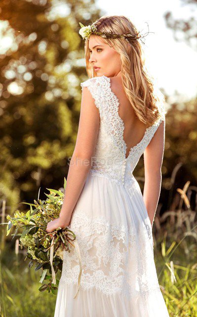 Plissiertes A-Line schwingendes langes prächtiges Brautkleid mit gekappten Ärmeln